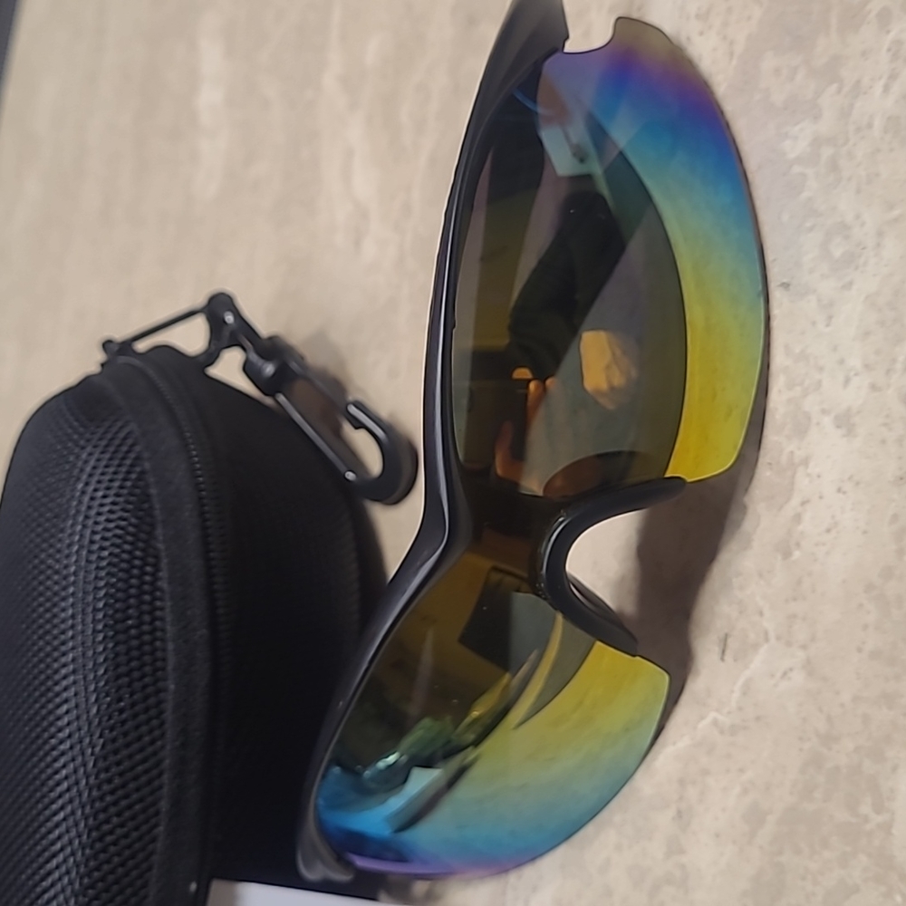 Bell howell Sunglasses - Picture 2 of 4